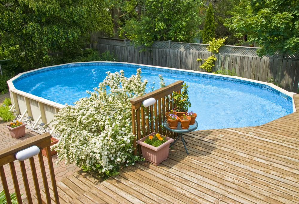 piscine semi-enterrée