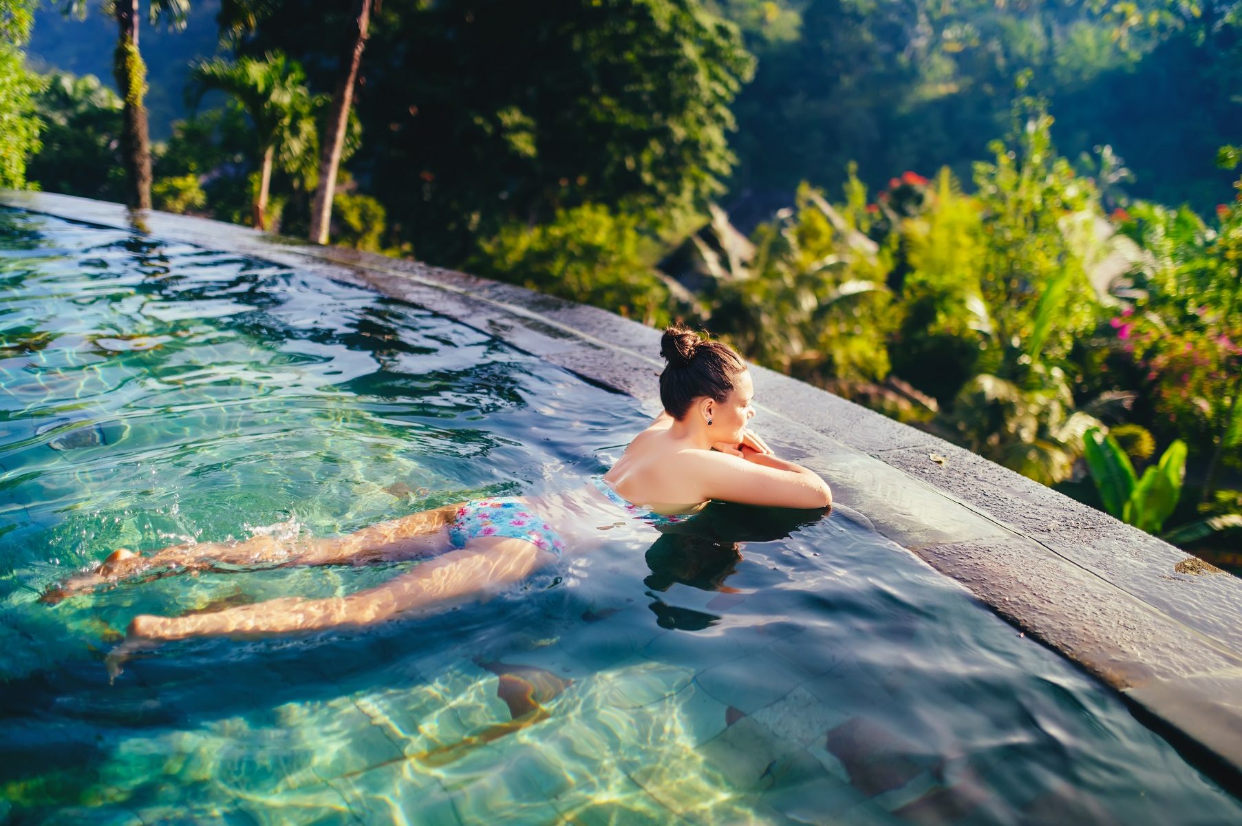 piscine à débordement